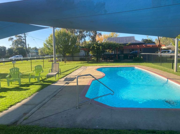 boomerang way caravan park pool 768x570